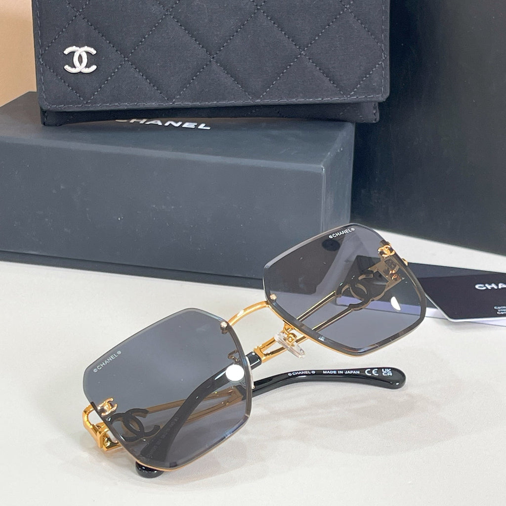 CHANEL Sunglasses