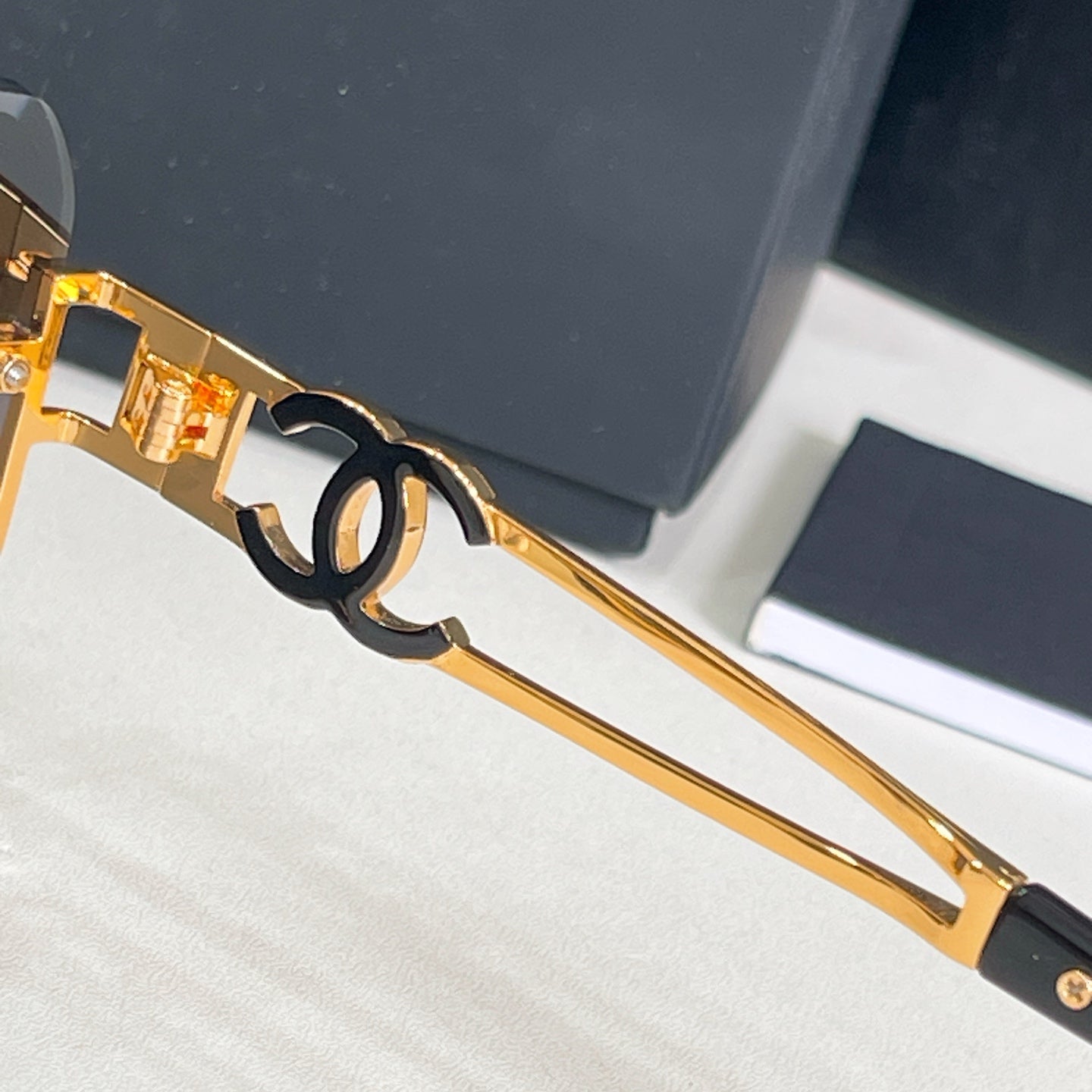 CHANEL Sunglasses