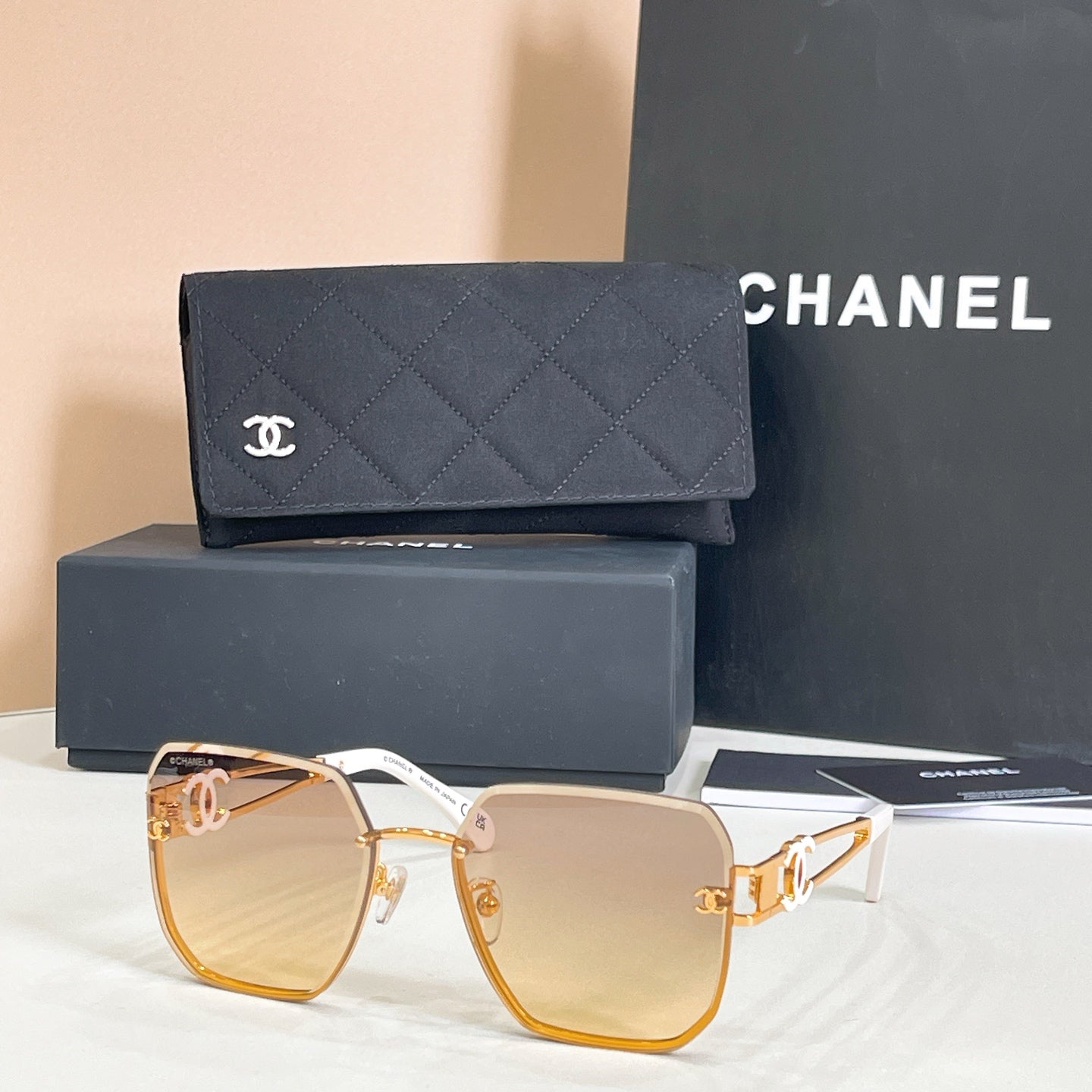 CHANEL Sunglasses