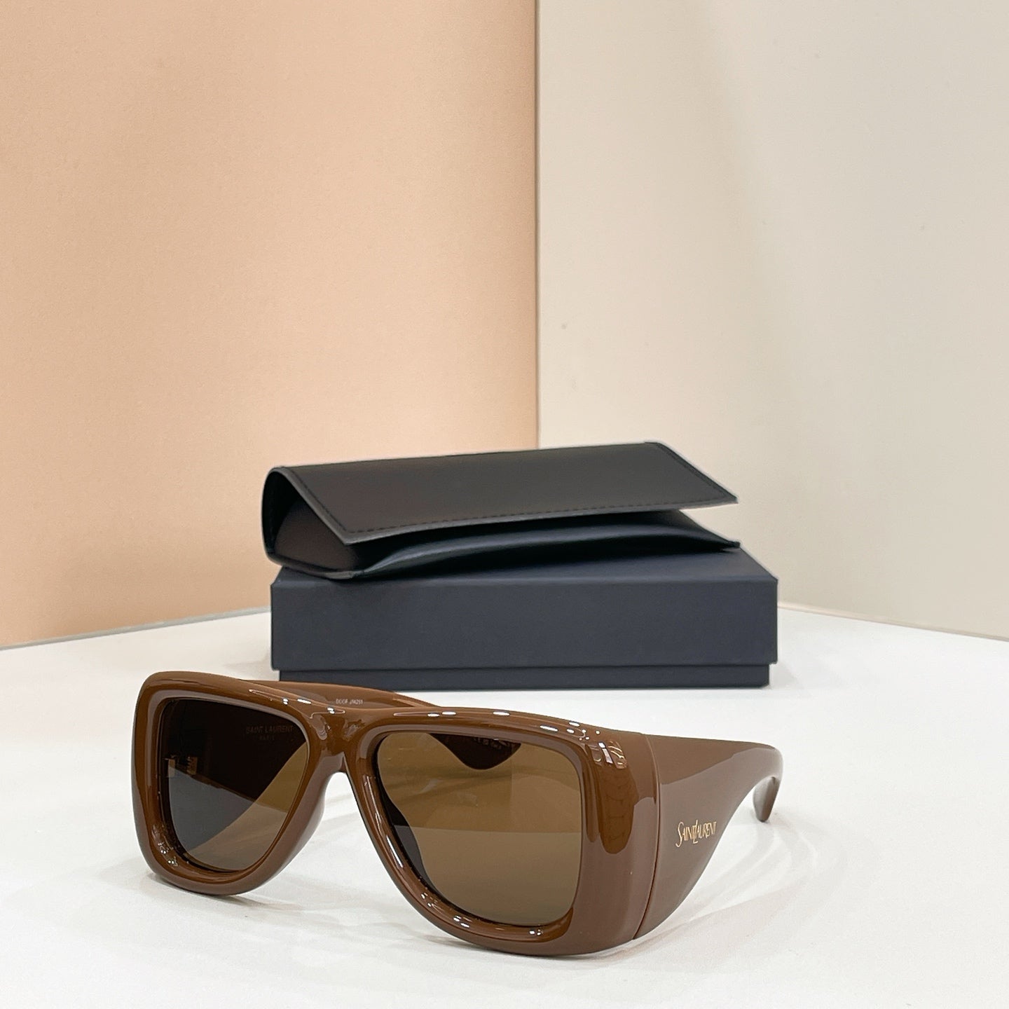 SAINT LAURENT Sunglasses