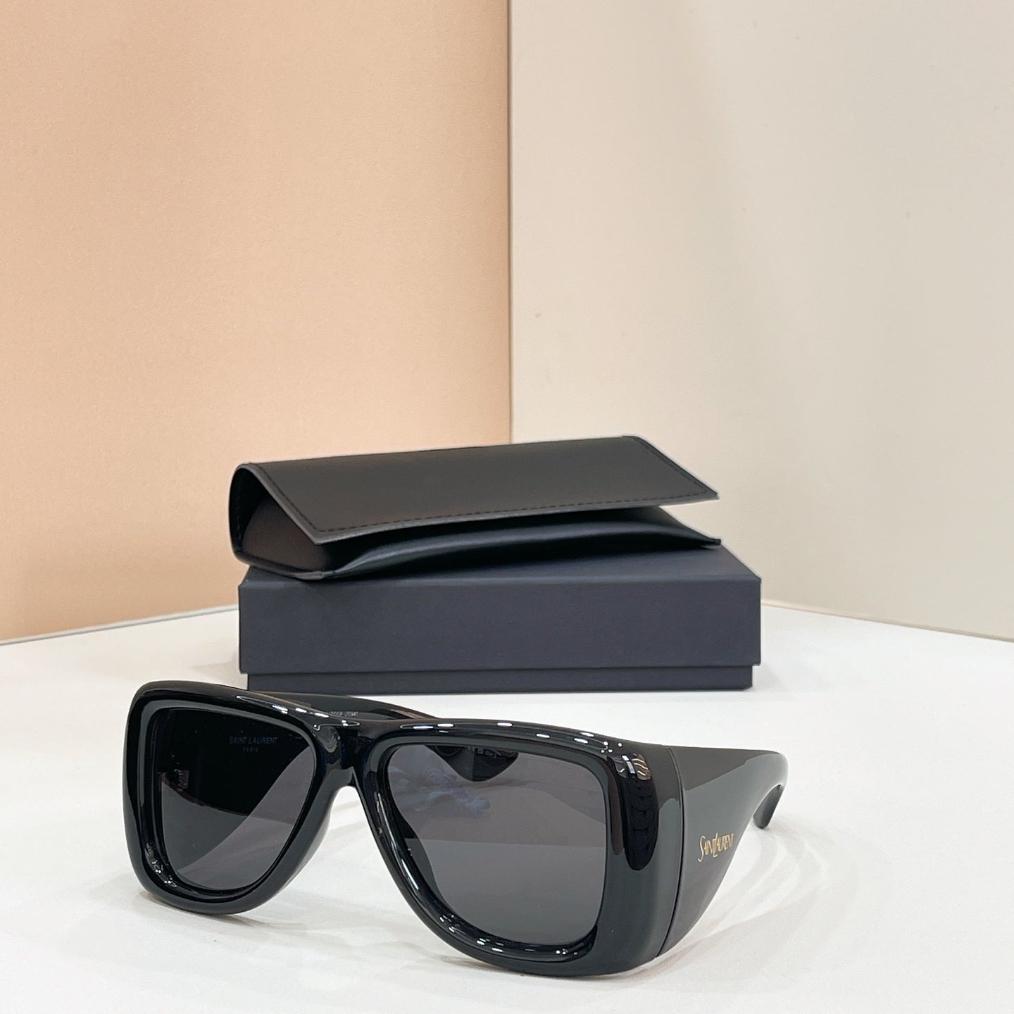 SAINT LAURENT Sunglasses