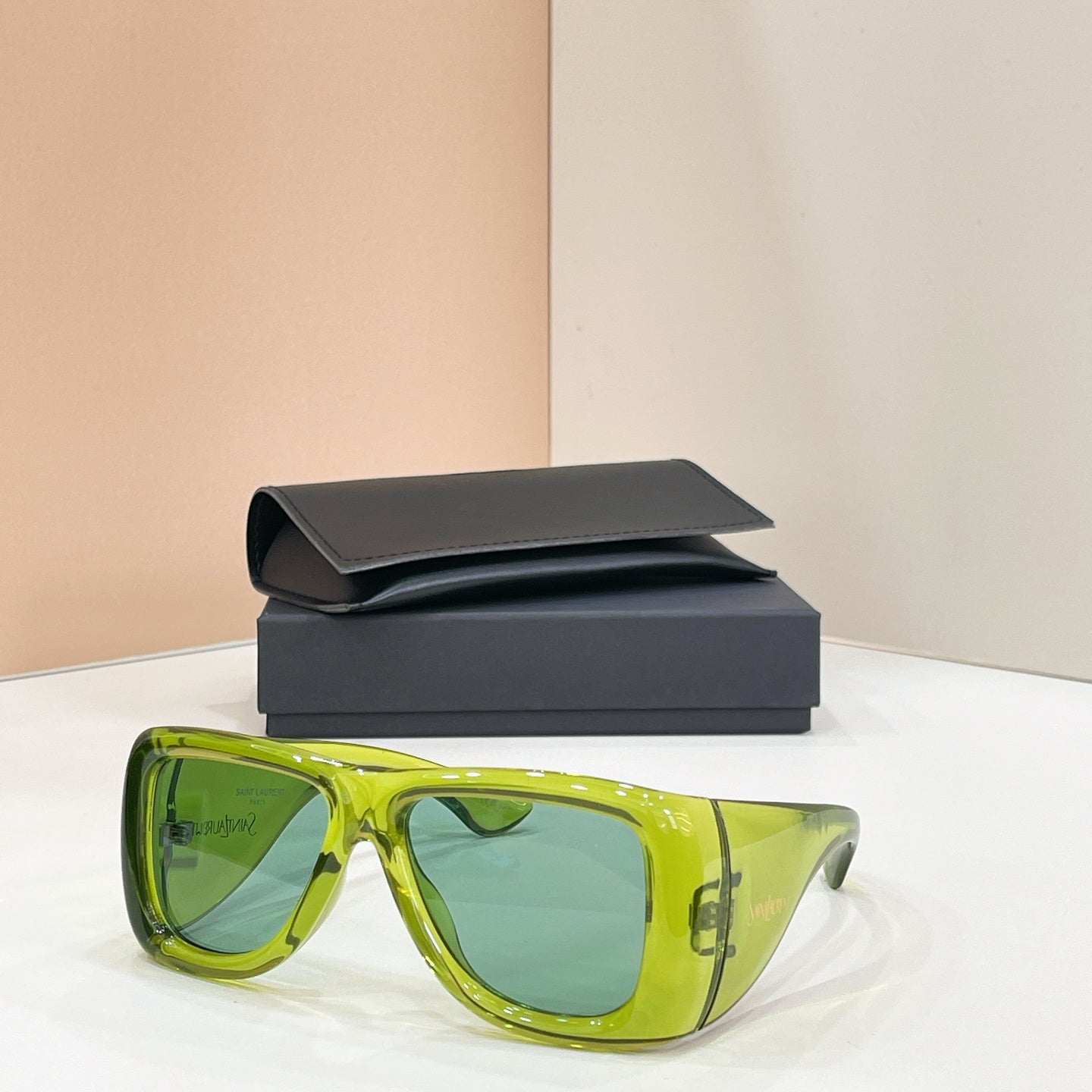 SAINT LAURENT Sunglasses