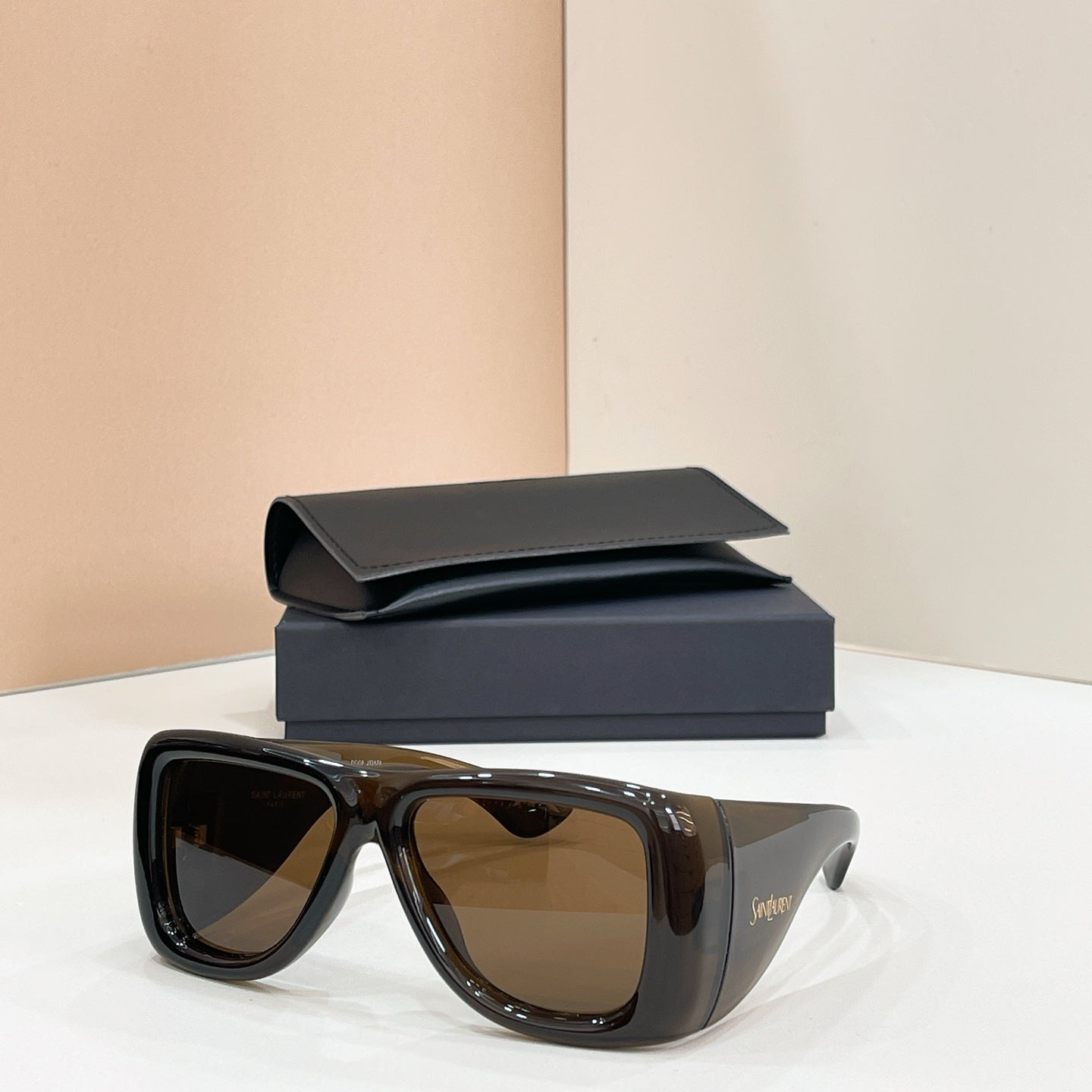 SAINT LAURENT Sunglasses