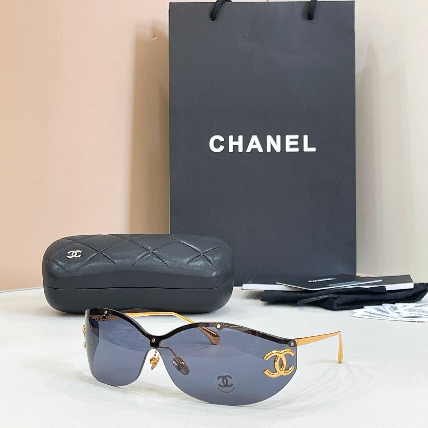 CHANEL Sunglasses