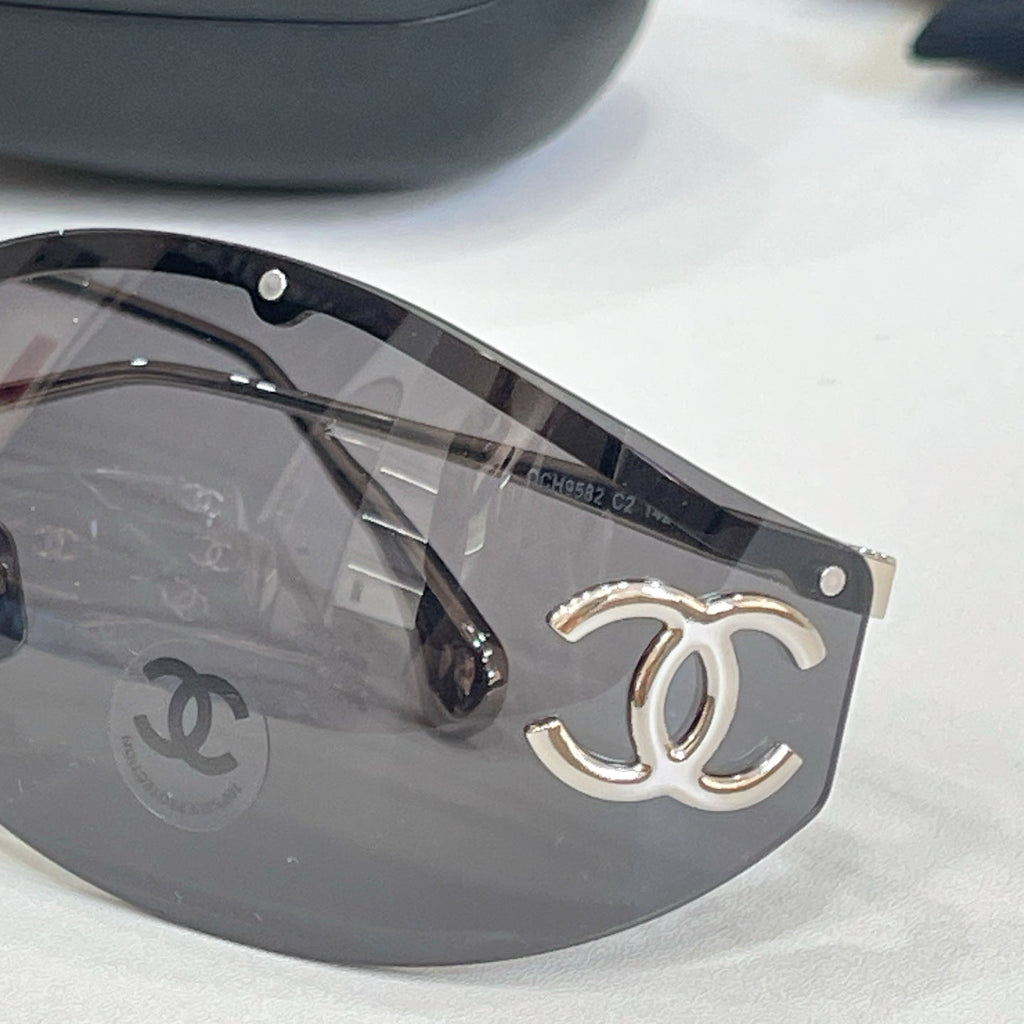 CHANEL Sunglasses