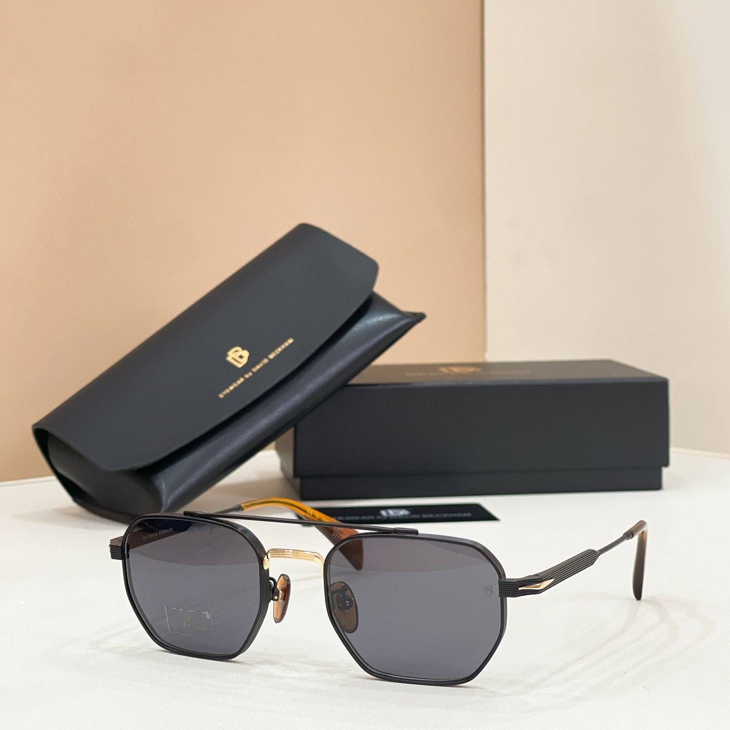 DAVID BECKHAM Sunglasses