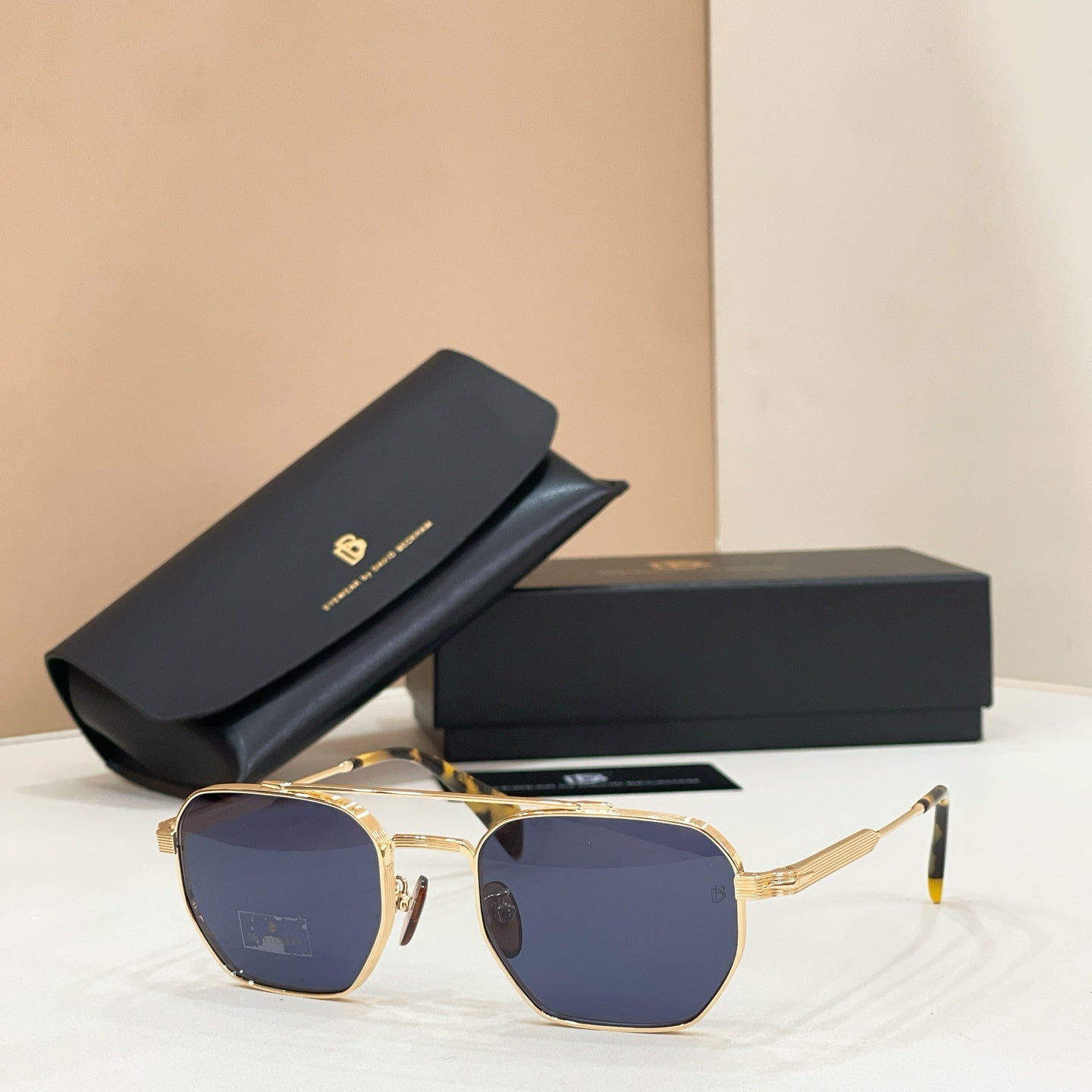 DAVID BECKHAM Sunglasses