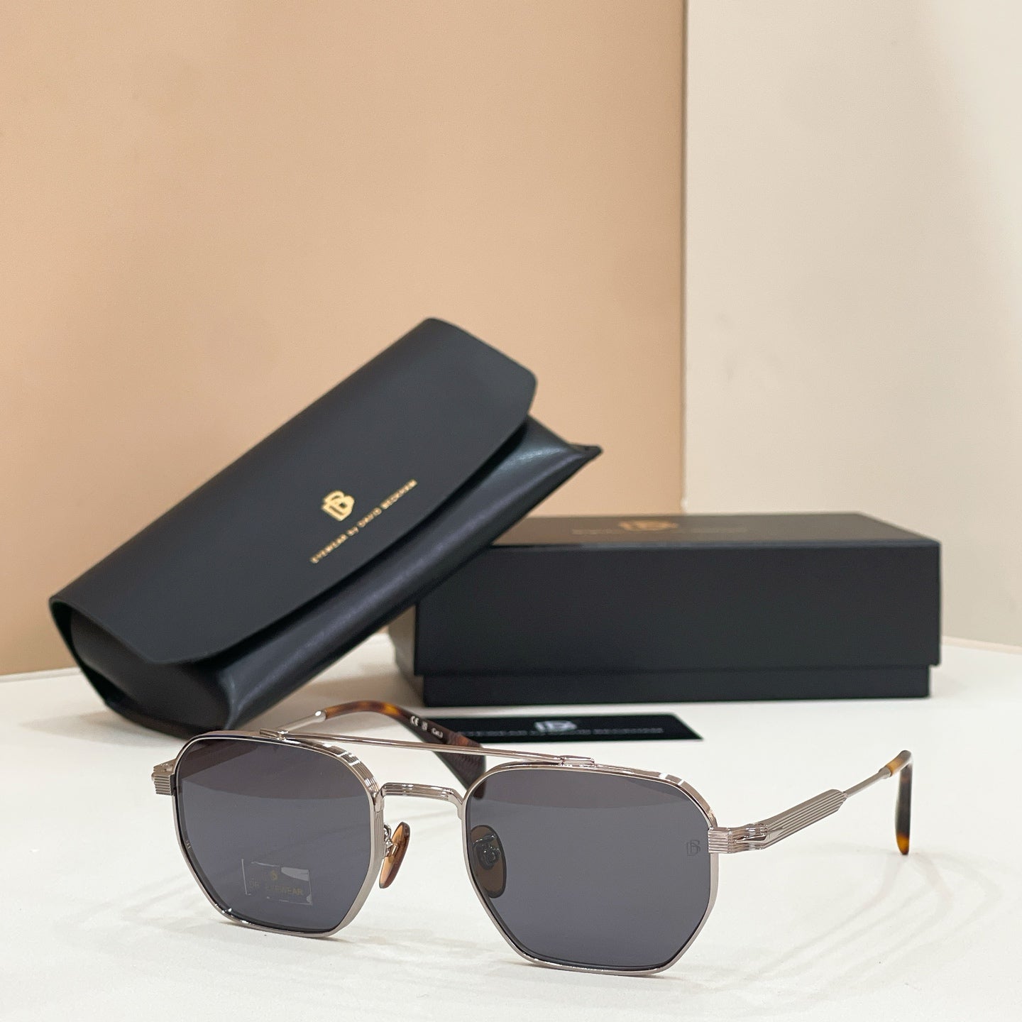 DAVID BECKHAM Sunglasses