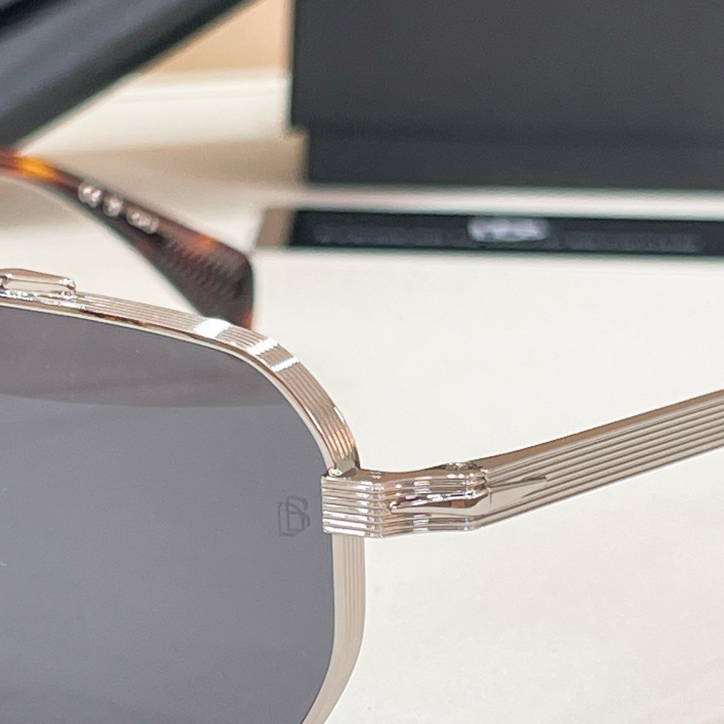 DAVID BECKHAM Sunglasses