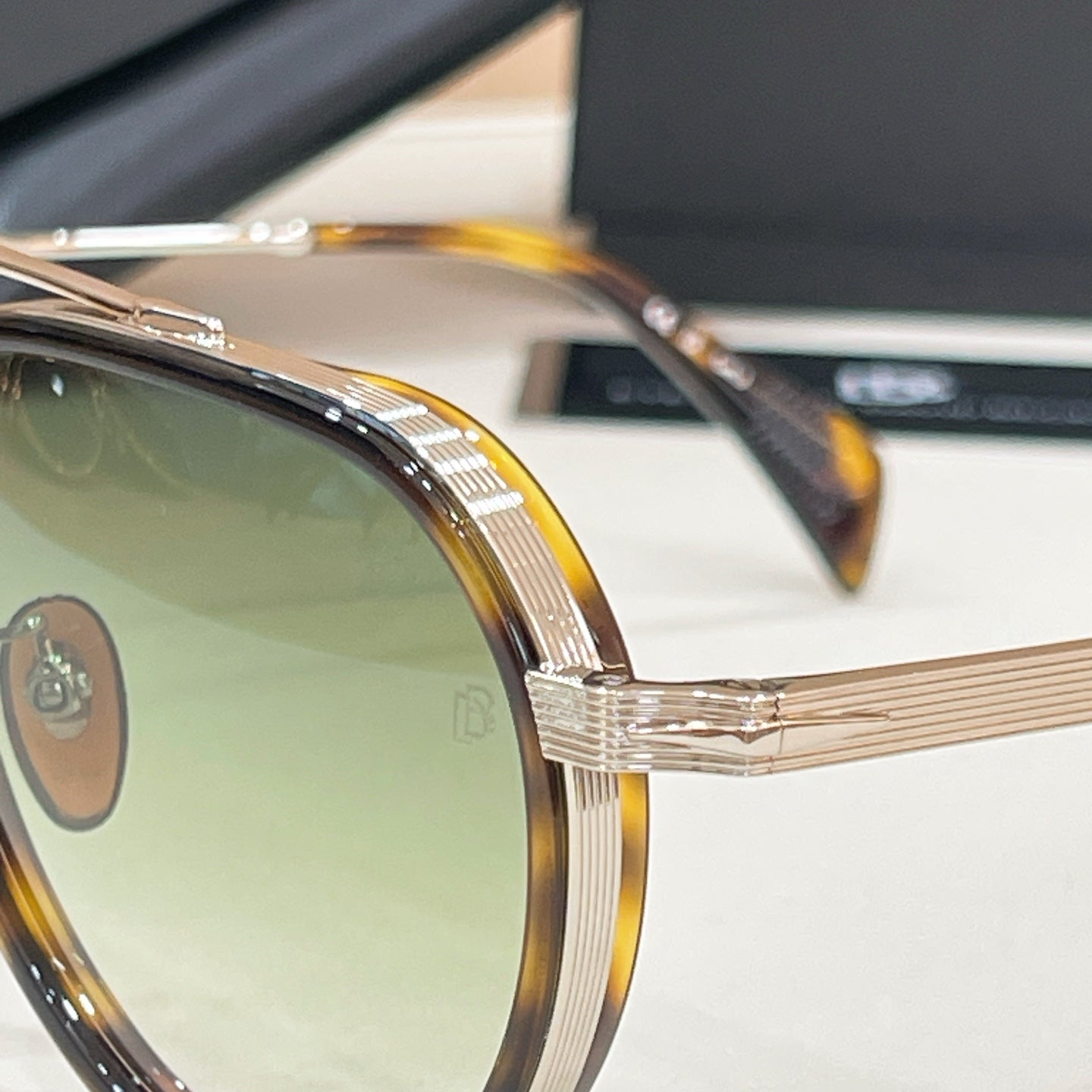 DAVID BECKHAM Sunglasses