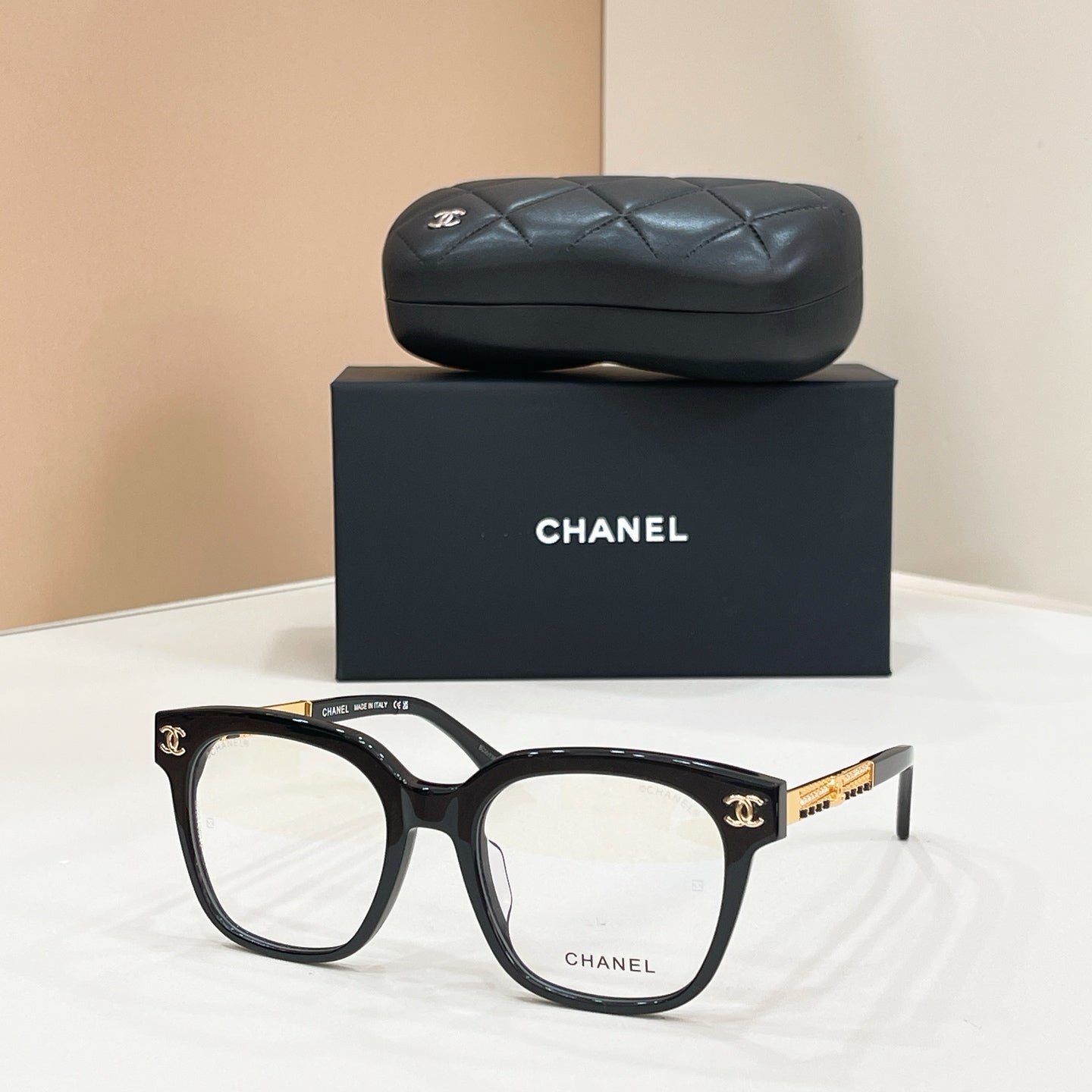 CHANEL Sunglasses