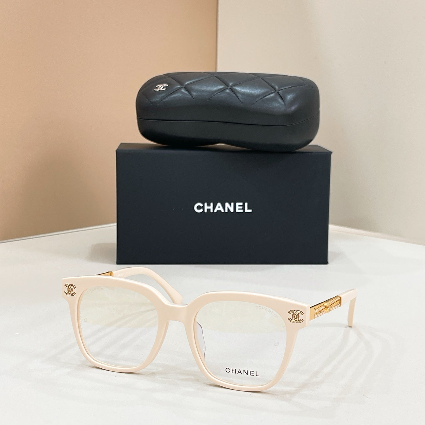 CHANEL Sunglasses
