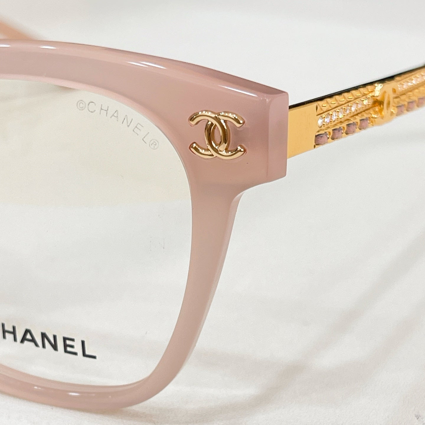 CHANEL Sunglasses