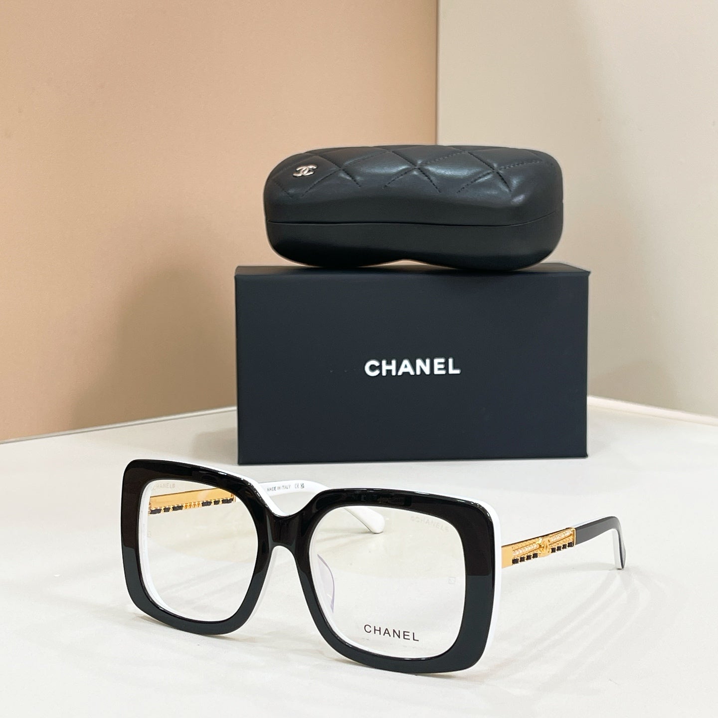 CHANEL Sunglasses