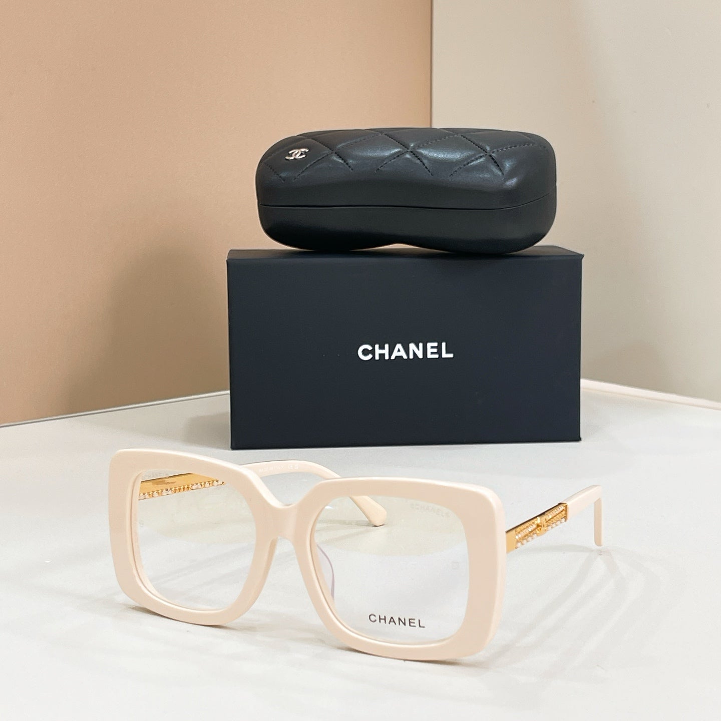 CHANEL Sunglasses