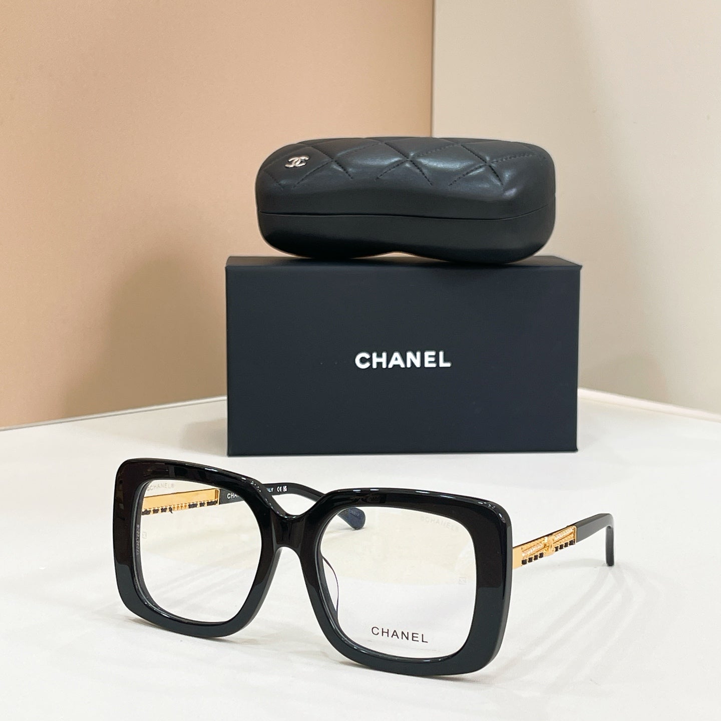 CHANEL Sunglasses