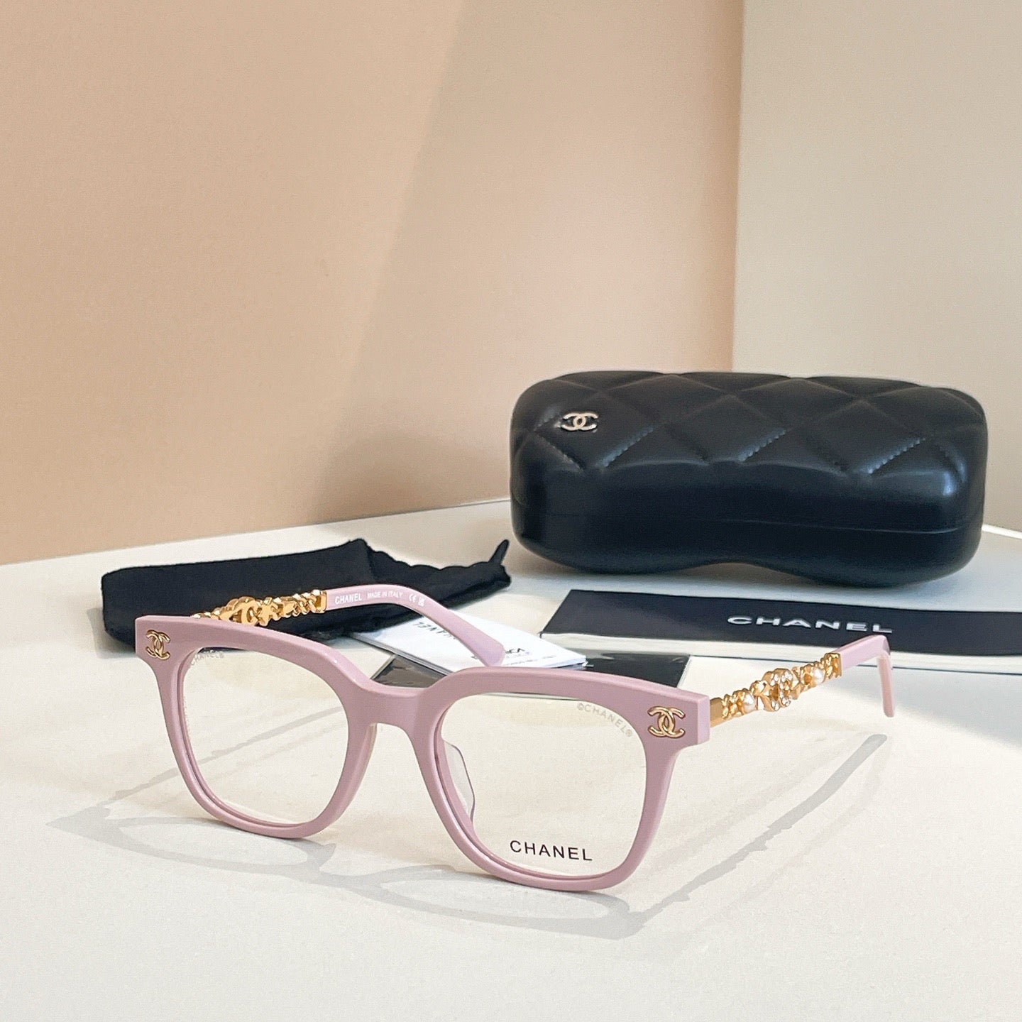 CHANEL Sunglasses