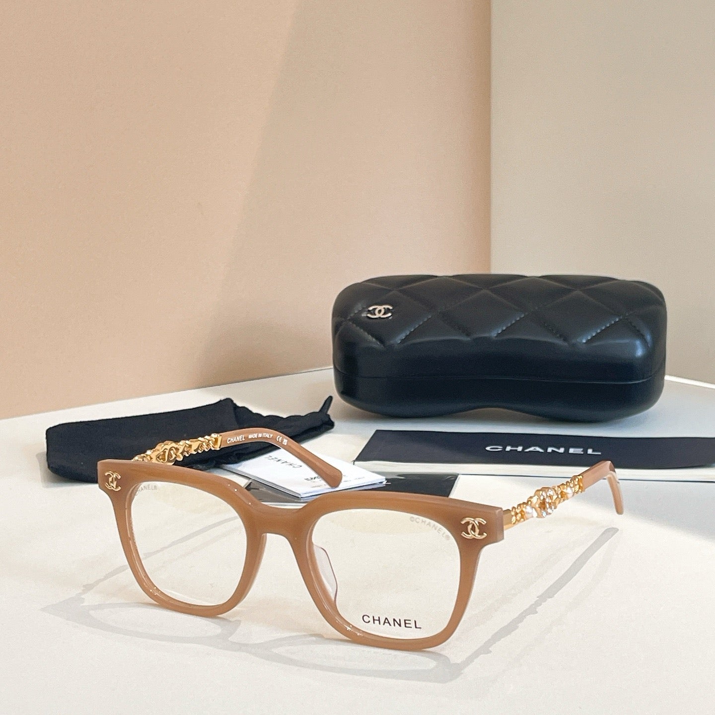 CHANEL Sunglasses