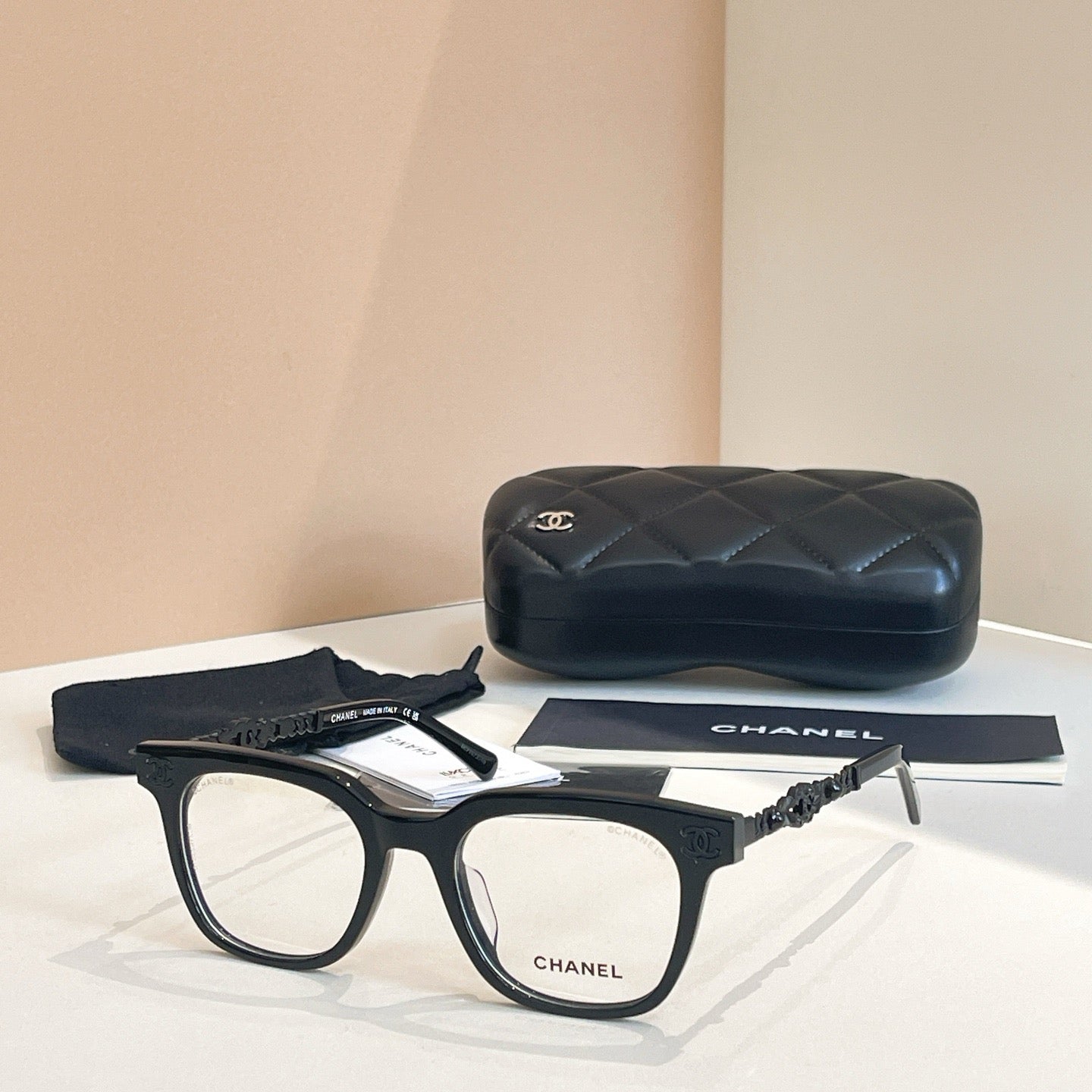 CHANEL Sunglasses