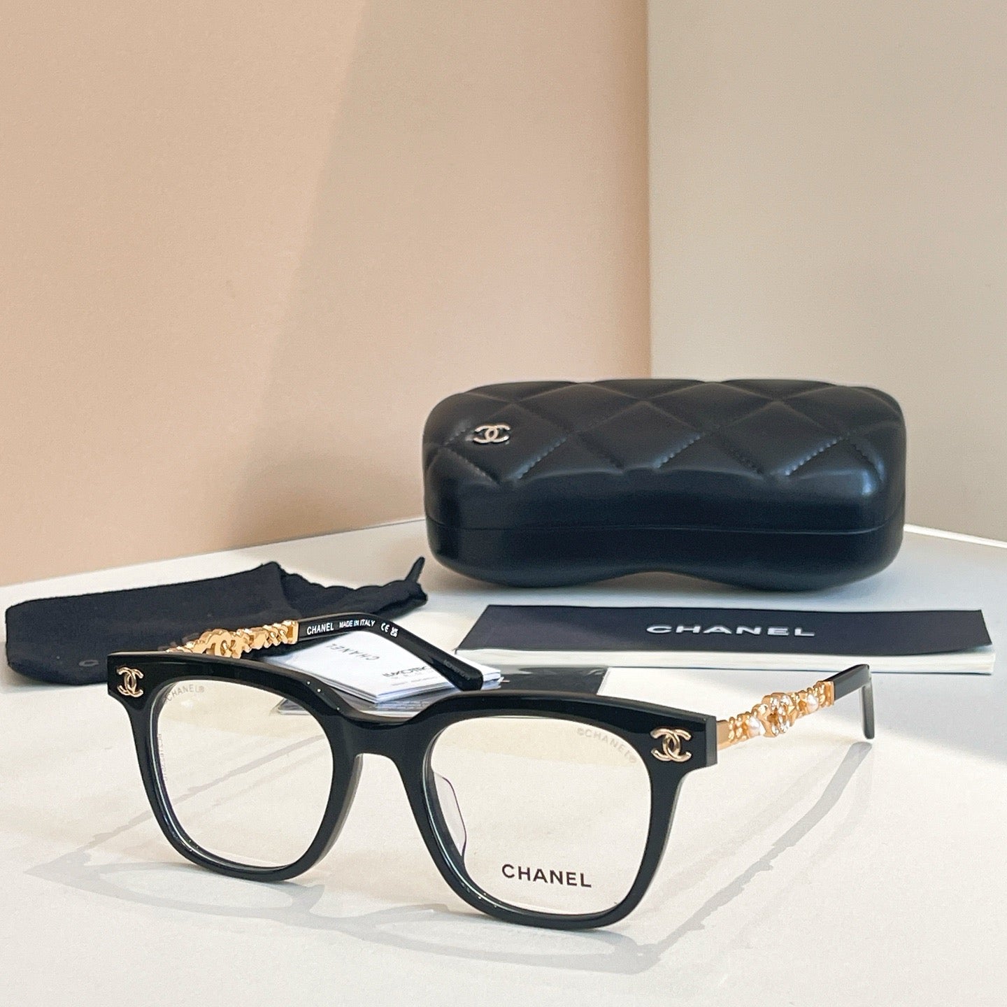 CHANEL Sunglasses