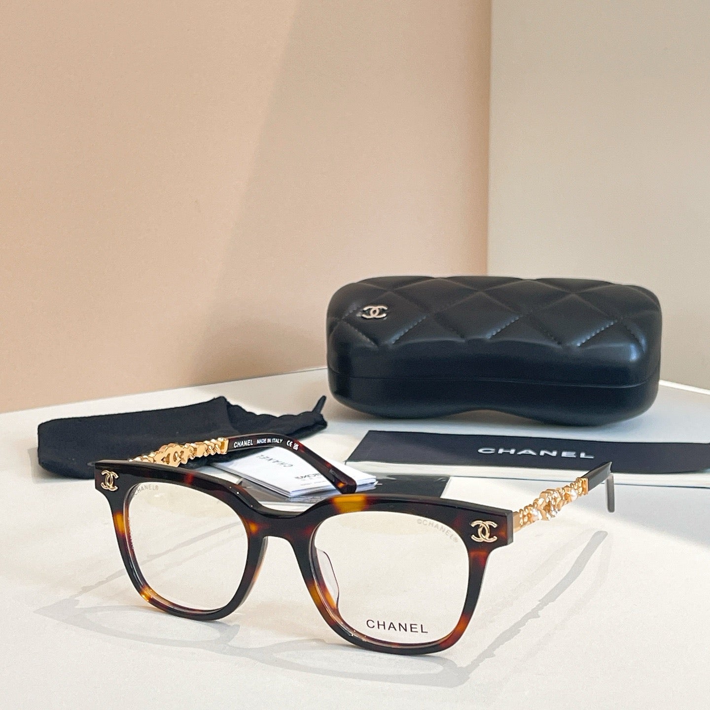 CHANEL Sunglasses