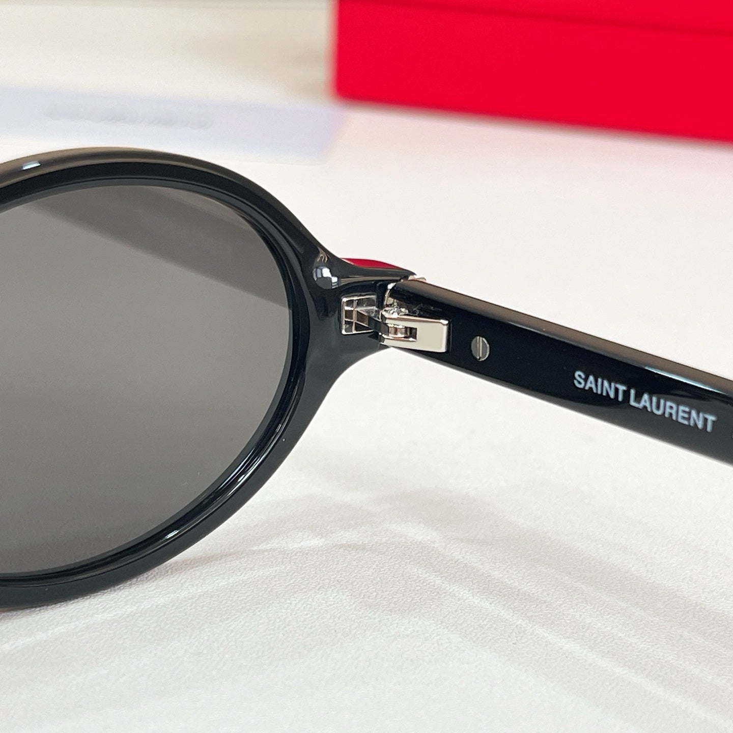 SAINT LAURENT  Sunglasses
