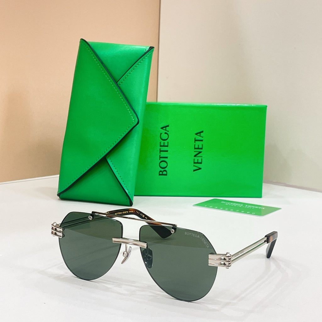 BOTTEGA VENETA Sunglasses