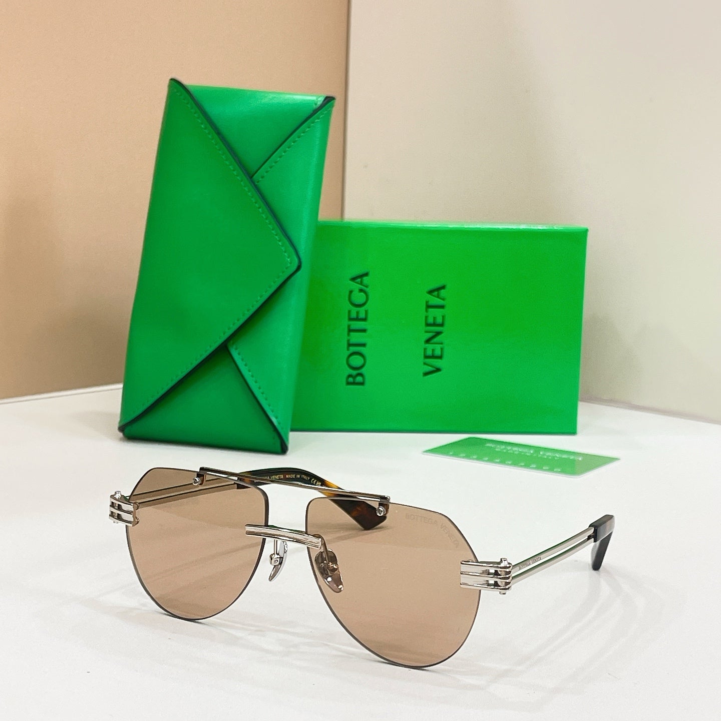 BOTTEGA VENETA Sunglasses