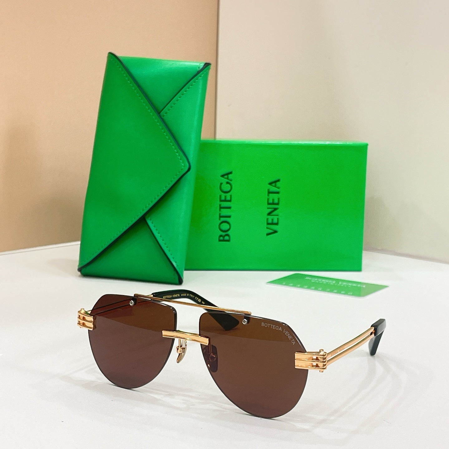 BOTTEGA VENETA Sunglasses
