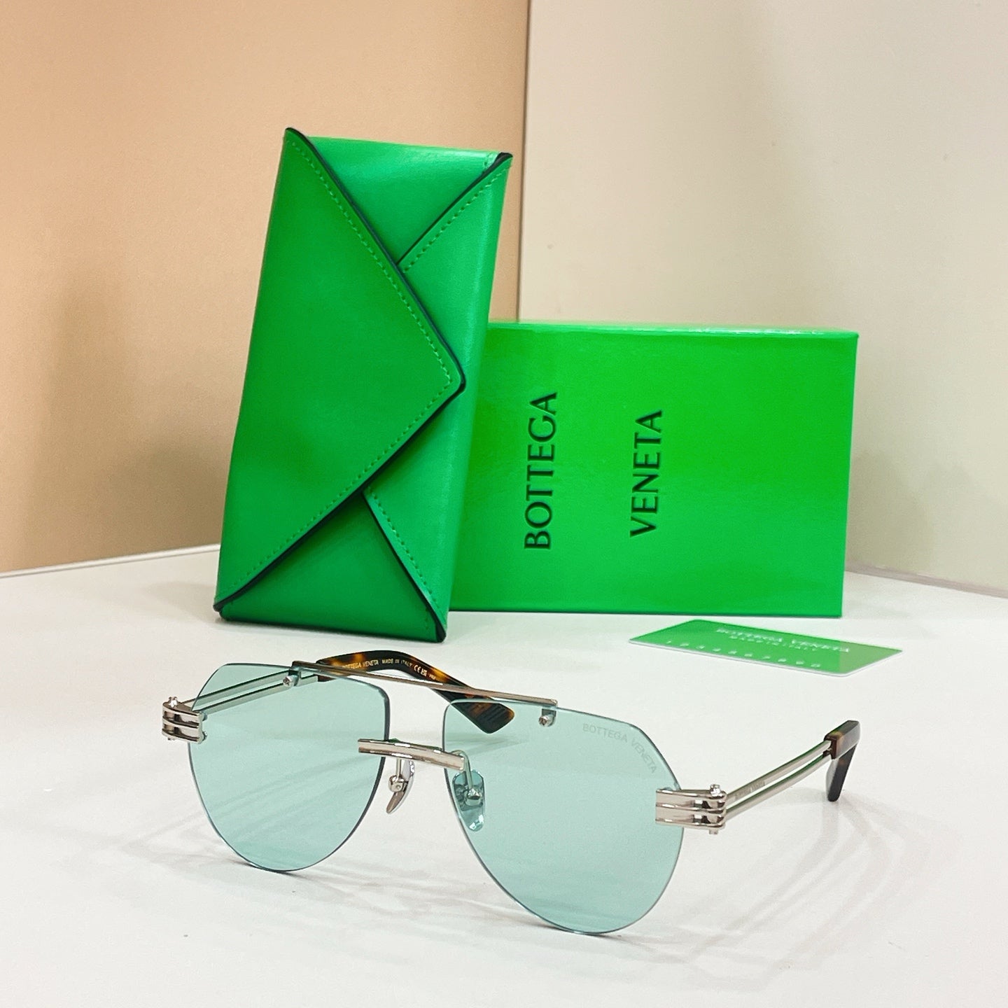 BOTTEGA VENETA Sunglasses