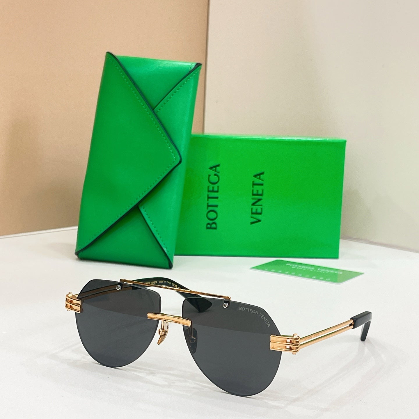 BOTTEGA VENETA Sunglasses