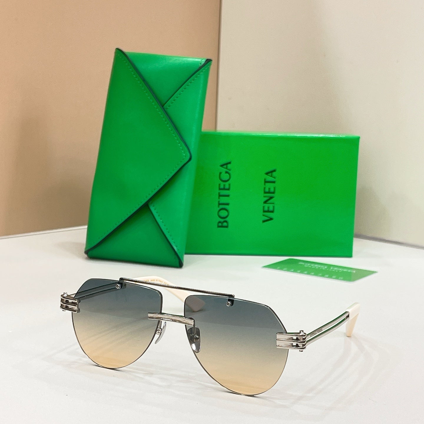 BOTTEGA VENETA Sunglasses