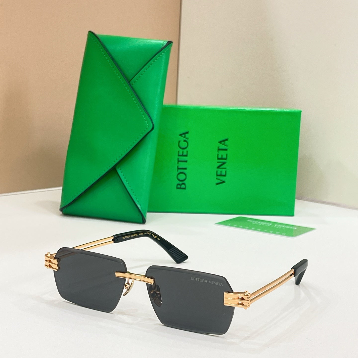 BOTTEGA VENETA Sunglasses