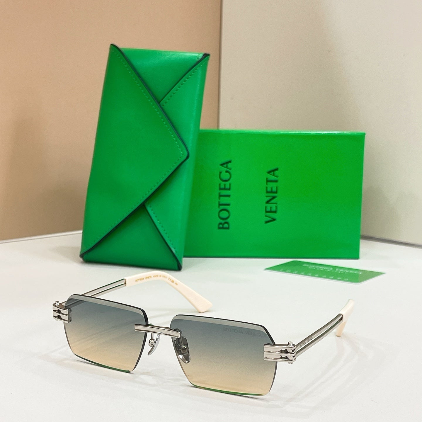 BOTTEGA VENETA Sunglasses