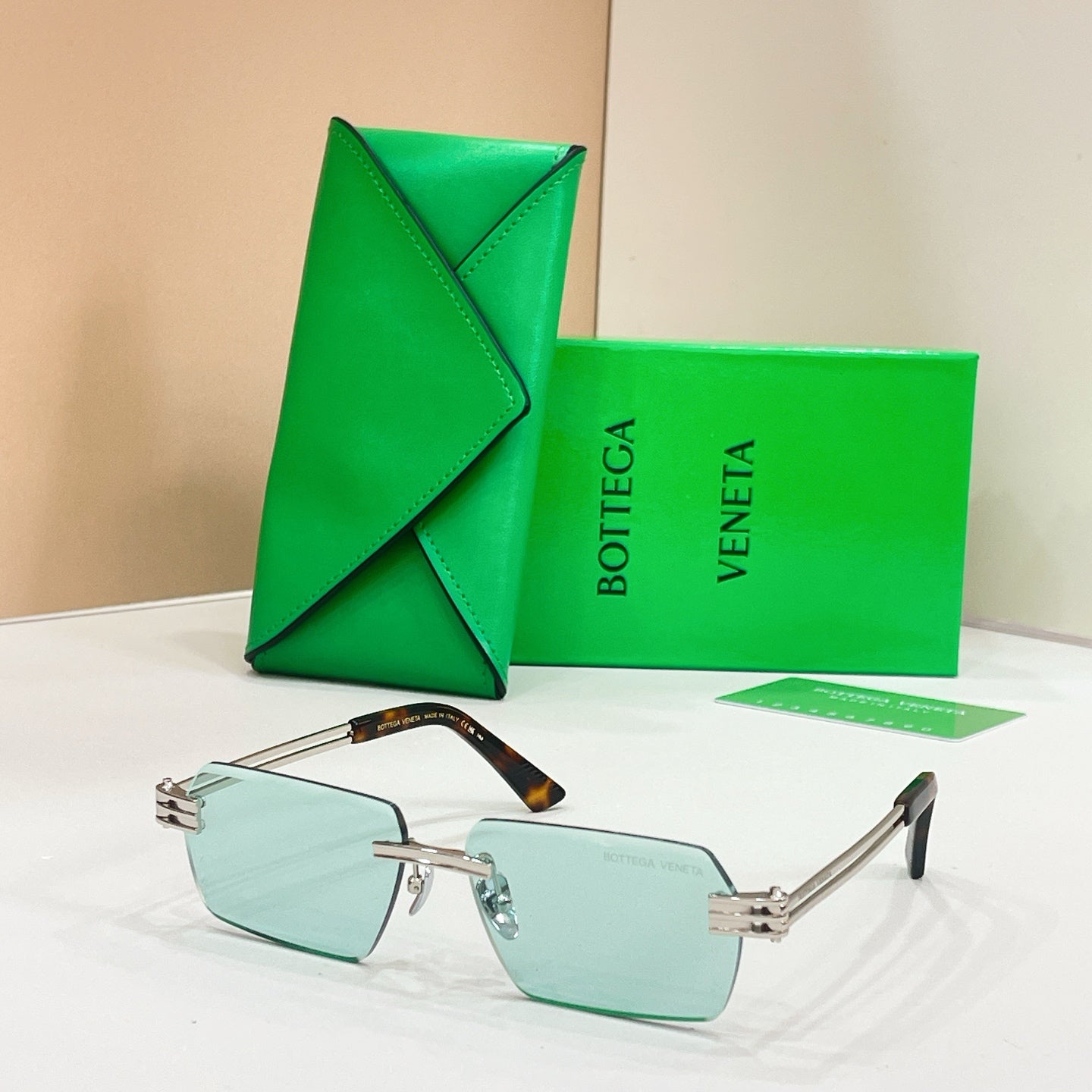 BOTTEGA VENETA Sunglasses