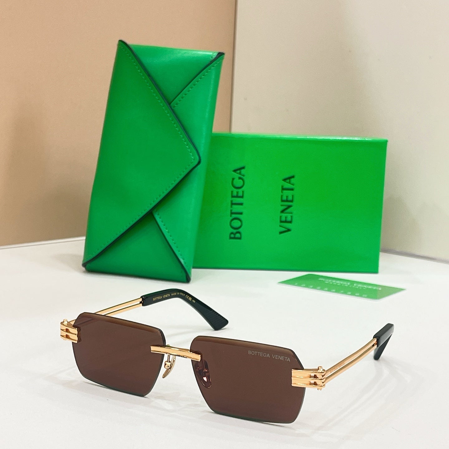 BOTTEGA VENETA Sunglasses