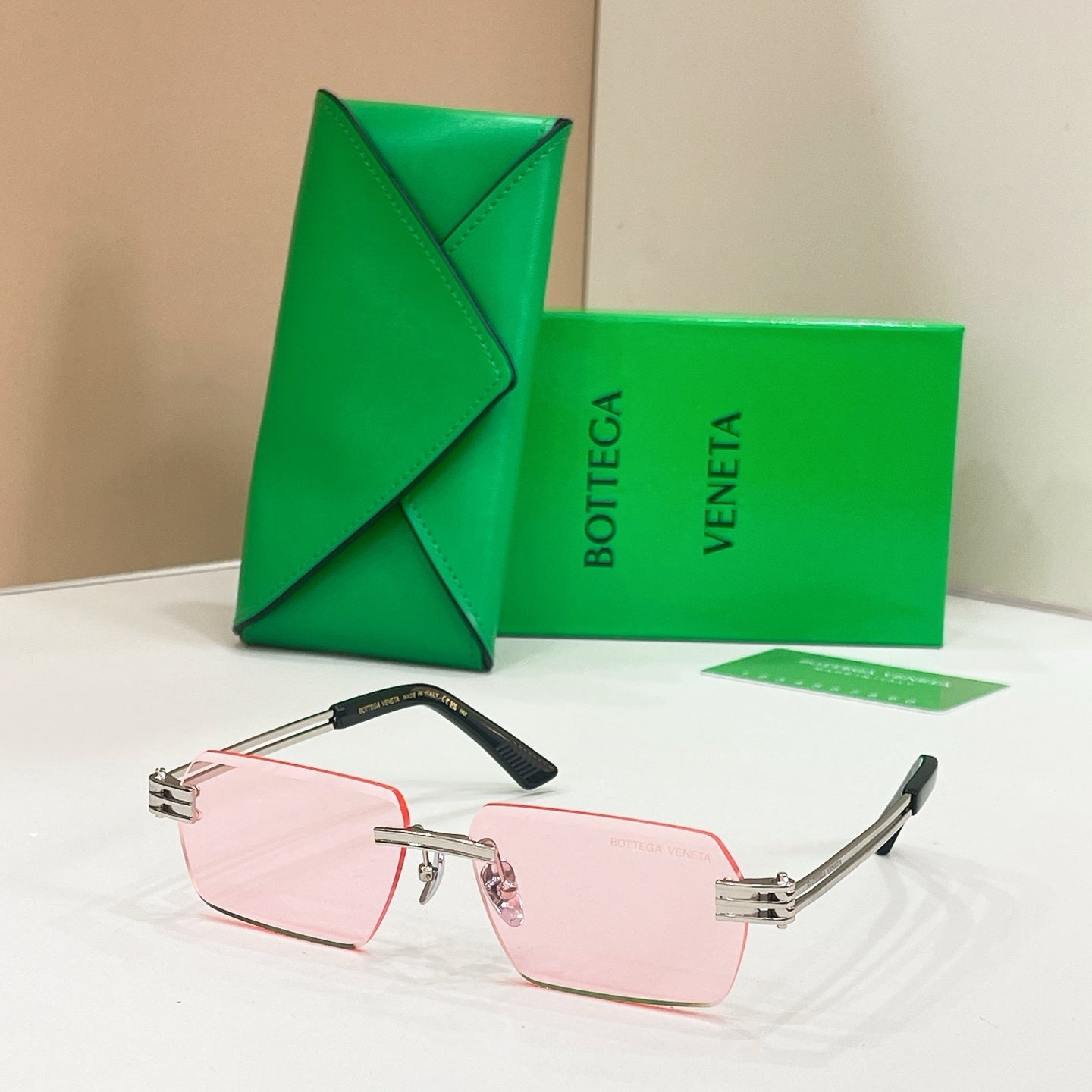 BOTTEGA VENETA Sunglasses